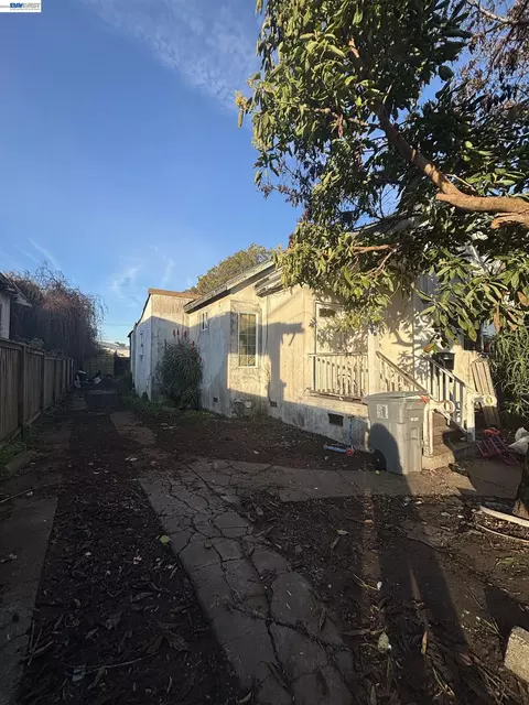 2414 5th St, Berkeley, CA 94710 photo 1