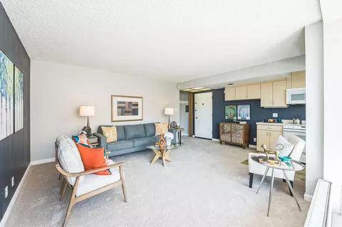 Living - 2550 Dana St #2F, Berkeley, CA 94704 photo 2 of 4