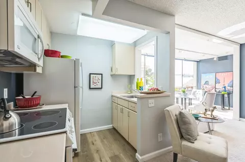 Kitchen - 2550 Dana St #2F, Berkeley, CA 94704 photo 3 of 6