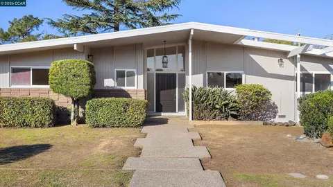 218 Franciscan Dr, Vallejo, CA 94589 photo 1
