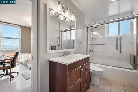 Bath - 2 Panoramic Way #304, Berkeley, CA 94704 photo 1 of 1