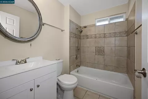 Bath - 816 Grant St, Vallejo, CA 94590 photo 2 of 2