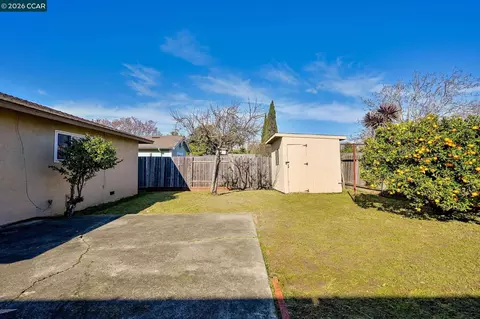 Exterior - 816 Grant St, Vallejo, CA 94590 photo 3 of 5