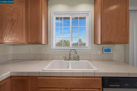 Kitchen - 816 Grant St, Vallejo, CA 94590 photo 2 of 2