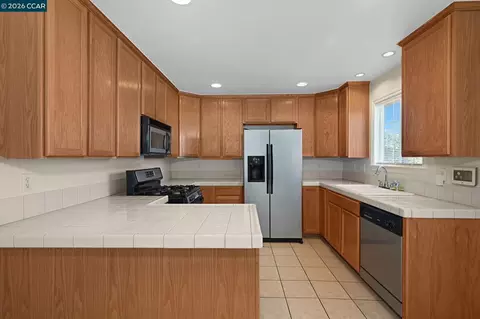 Kitchen - 816 Grant St, Vallejo, CA 94590 photo 1 of 2