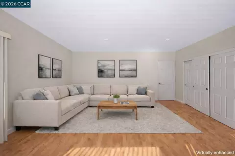 Living - 816 Grant St, Vallejo, CA 94590 photo 4 of 5