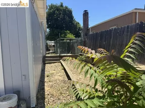 Exterior - 35 E 16th St, Antioch, CA 94509 photo 3 of 4