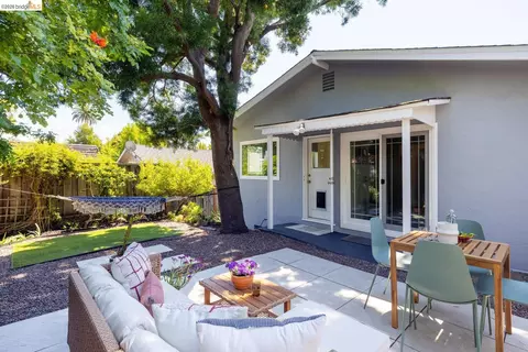 2726 Madeline St, Oakland, CA 94602