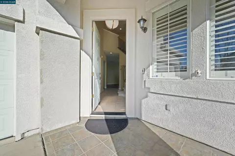 Entry Way - 738 Marsh Pl, Fairfield, CA 94533 photo 1 of 1
