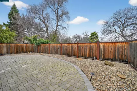 Exterior - 738 Marsh Pl, Fairfield, CA 94533 photo 9 of 10