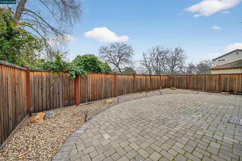 Exterior - 738 Marsh Pl, Fairfield, CA 94533 photo 8 of 10