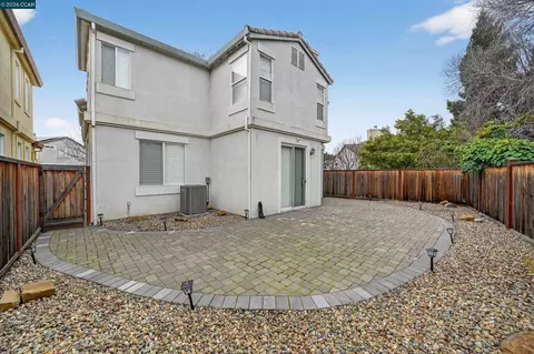 Exterior - 738 Marsh Pl, Fairfield, CA 94533 photo 6 of 10