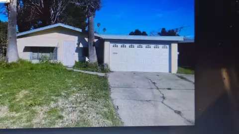 2190 Giant Rd, San Pablo, CA 94806