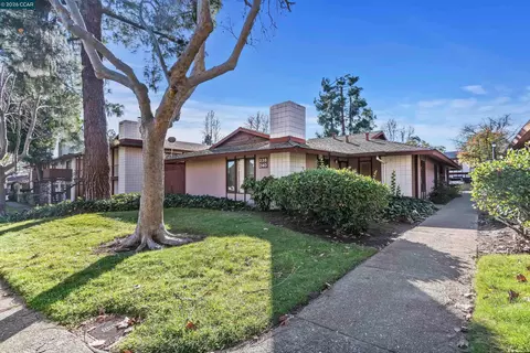 238-240 Camelback Rd, Pleasant Hill, CA 94523