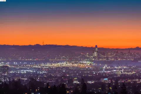 6189 Contra Costa Rd, Oakland, CA 94618