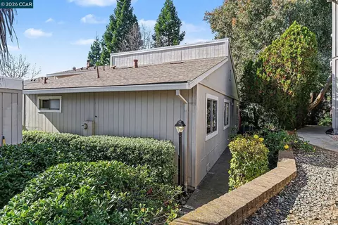 717 Beelard Dr, Vacaville, CA 95687