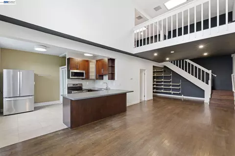 1004 9th Ave, Oakland, CA 94606