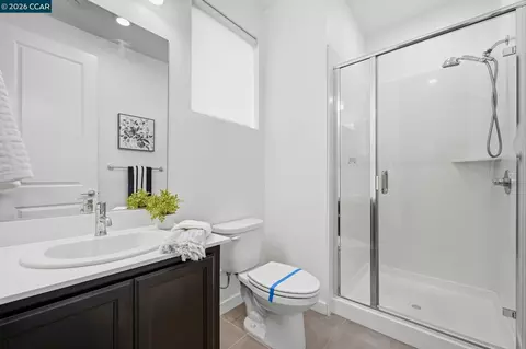 Bath - 5862 Cadence Ave, Dublin, CA 94568 photo 4 of 4