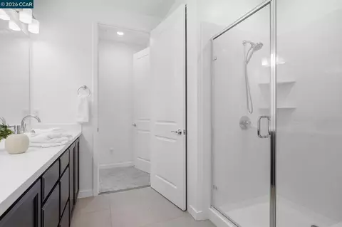 Bath - 5862 Cadence Ave, Dublin, CA 94568 photo 3 of 4