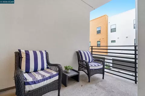 Exterior - 5862 Cadence Ave, Dublin, CA 94568 photo 4 of 6