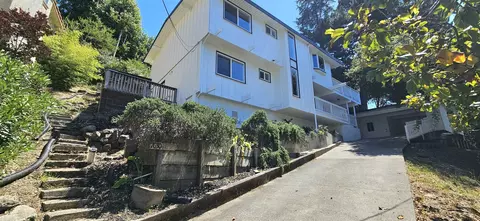 7030 Snake Rd, Oakland, CA 94611