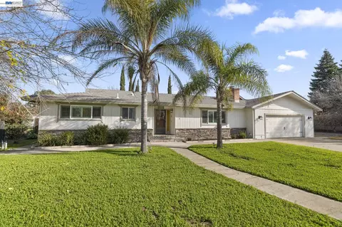 25820 S Macarthur Dr, Tracy, CA 95376 photo 1