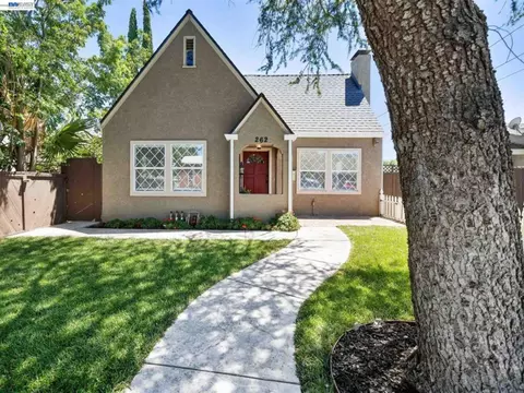 262 W Lowell Ave, Tracy, CA 95376 photo 1