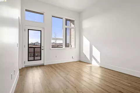 1545 32nd St #210, Oakland, CA 94608