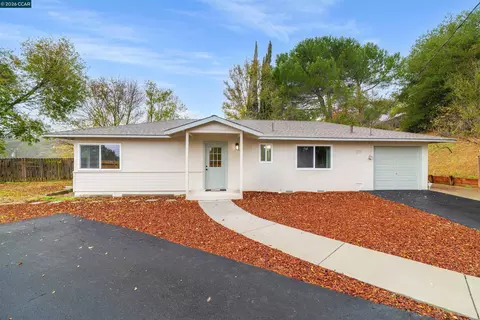 3102 Pine St, Martinez, CA 94553 photo 1