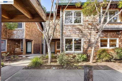 608 Centre Ct, Alameda, CA 94502 photo 1