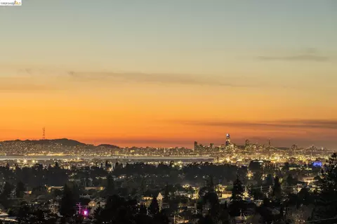 3363 Kiwanis St, Oakland, CA 94602