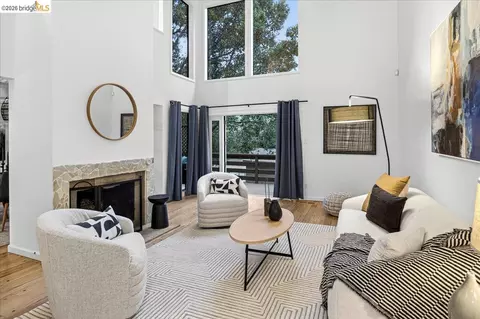 97 Clarewood Ln, Oakland, CA 94618