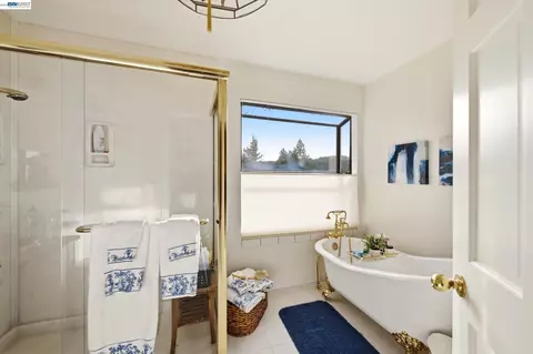 Bath - 28 Harrington Rd, Moraga, CA 94556 photo 3 of 5