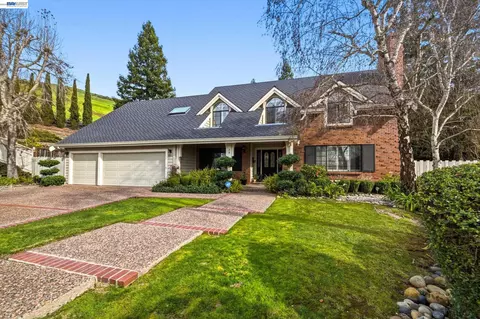 Exterior - 28 Harrington Rd, Moraga, CA 94556 photo 4 of 25