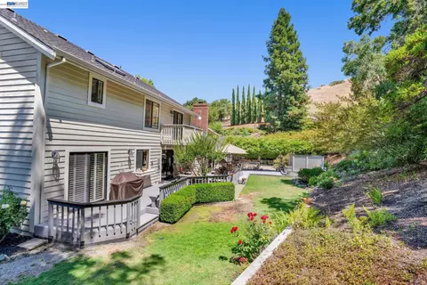 Exterior - 28 Harrington Rd, Moraga, CA 94556 photo 16 of 25
