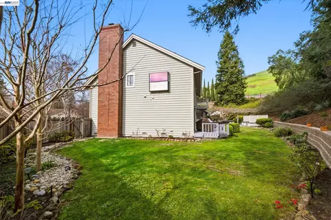 Exterior - 28 Harrington Rd, Moraga, CA 94556 photo 24 of 25