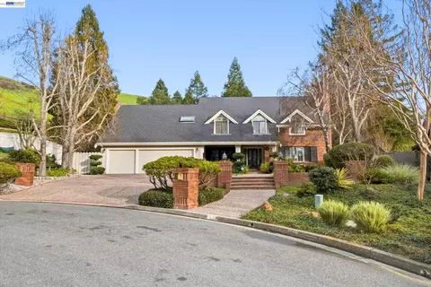 Exterior - 28 Harrington Rd, Moraga, CA 94556 photo 6 of 25