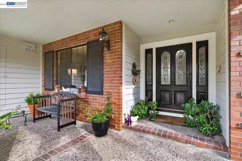28 Harrington Rd, Moraga, CA 94556