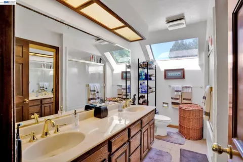 Bath - 28 Harrington Rd, Moraga, CA 94556 photo 5 of 5
