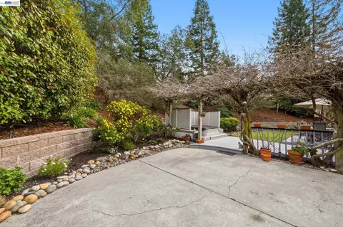 Exterior - 28 Harrington Rd, Moraga, CA 94556 photo 22 of 25