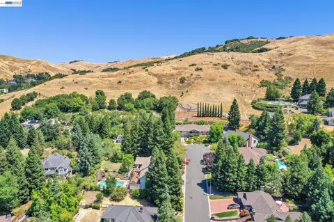 View/Area - 28 Harrington Rd, Moraga, CA 94556 photo 9 of 10