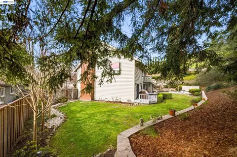 Exterior - 28 Harrington Rd, Moraga, CA 94556 photo 23 of 25