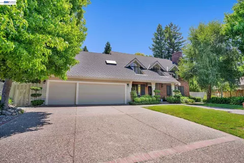 Exterior - 28 Harrington Rd, Moraga, CA 94556 photo 3 of 25