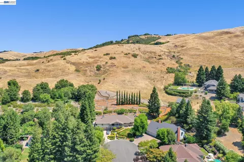 View/Area - 28 Harrington Rd, Moraga, CA 94556 photo 8 of 10