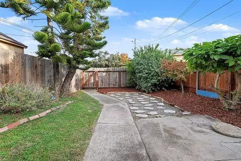 Exterior - 1808 Main St, Alameda, CA 94501 photo 5 of 7