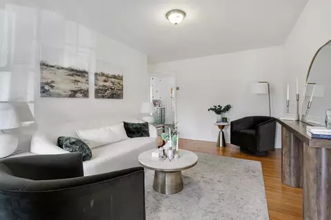Living - 1808 Main St, Alameda, CA 94501 photo 1 of 2