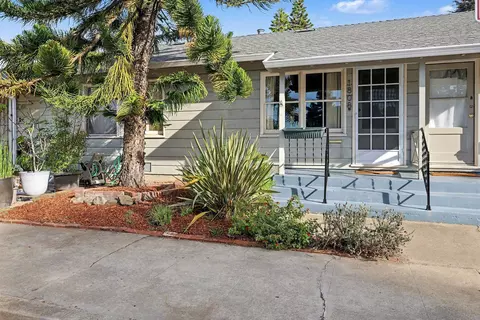 Exterior - 1808 Main St, Alameda, CA 94501 photo 3 of 7