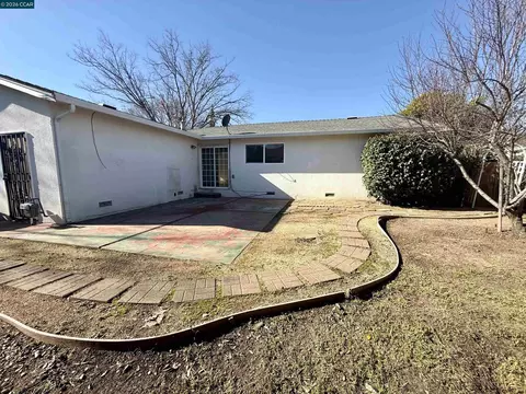 Exterior - 772 Largo Ct, Fairfield, CA 94533 photo 9 of 13