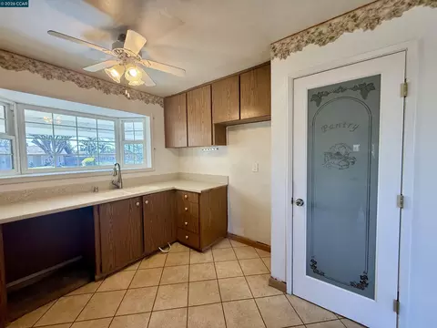 Kitchen - 772 Largo Ct, Fairfield, CA 94533 photo 3 of 3