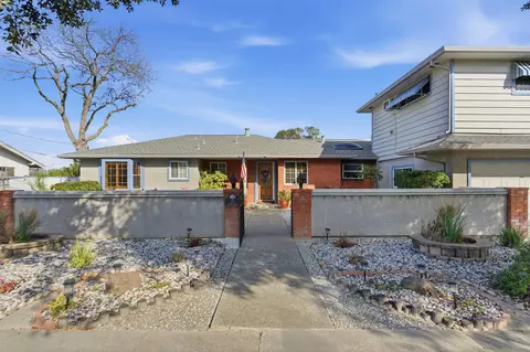27 Barrie Dr, Pittsburg, CA 94565